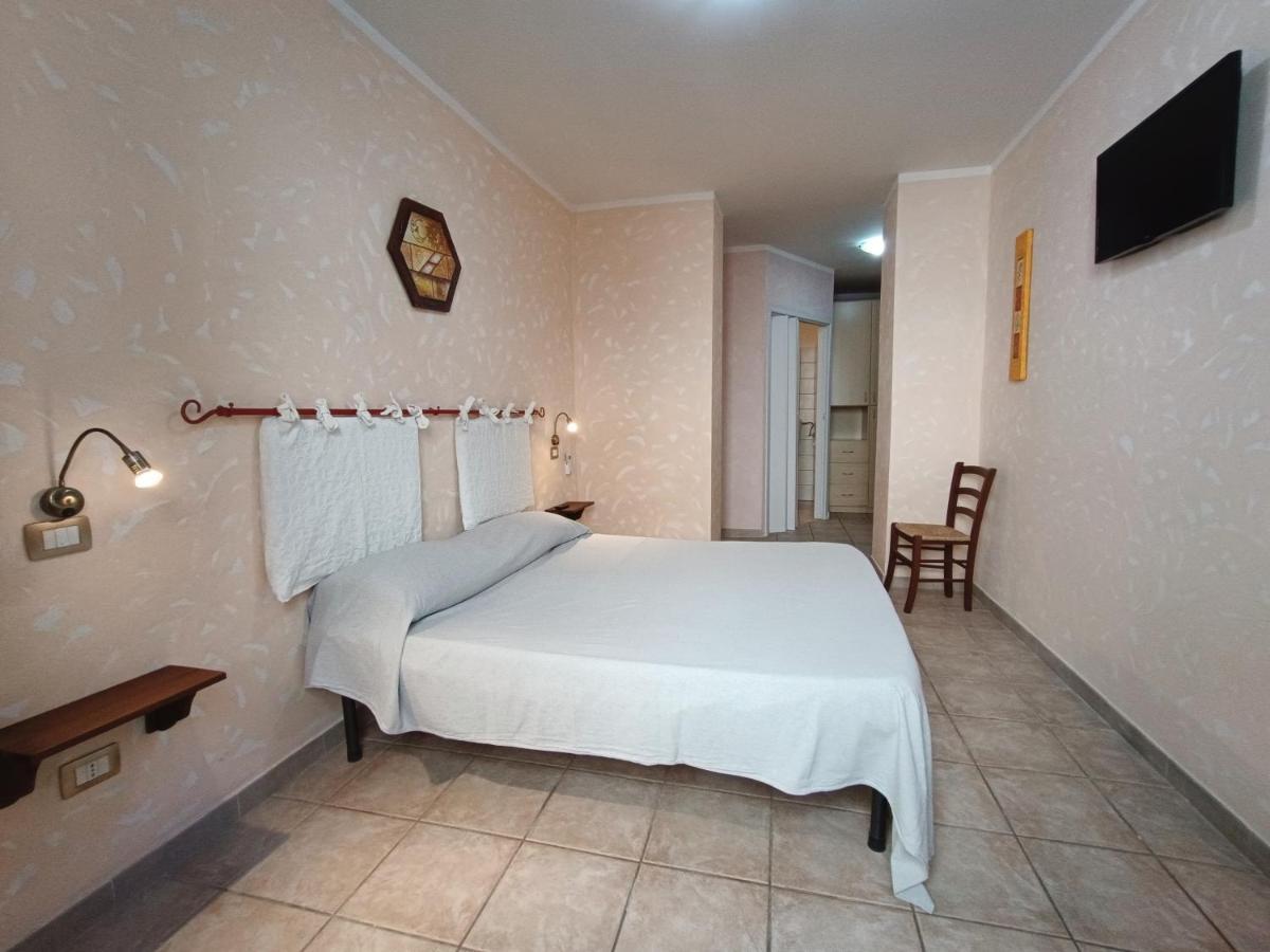 La Mezzanella Guesthouse Porto Torres Bagian luar foto