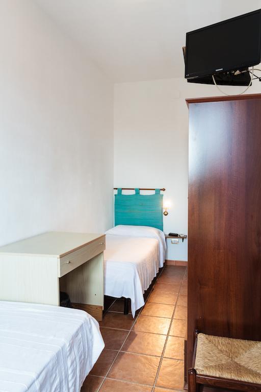 La Mezzanella Guesthouse Porto Torres Ruang foto