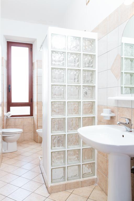 La Mezzanella Guesthouse Porto Torres Ruang foto