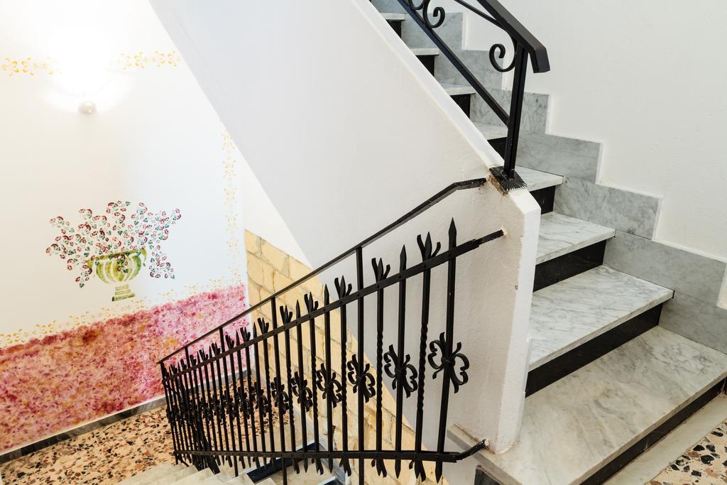 La Mezzanella Guesthouse Porto Torres Bagian luar foto