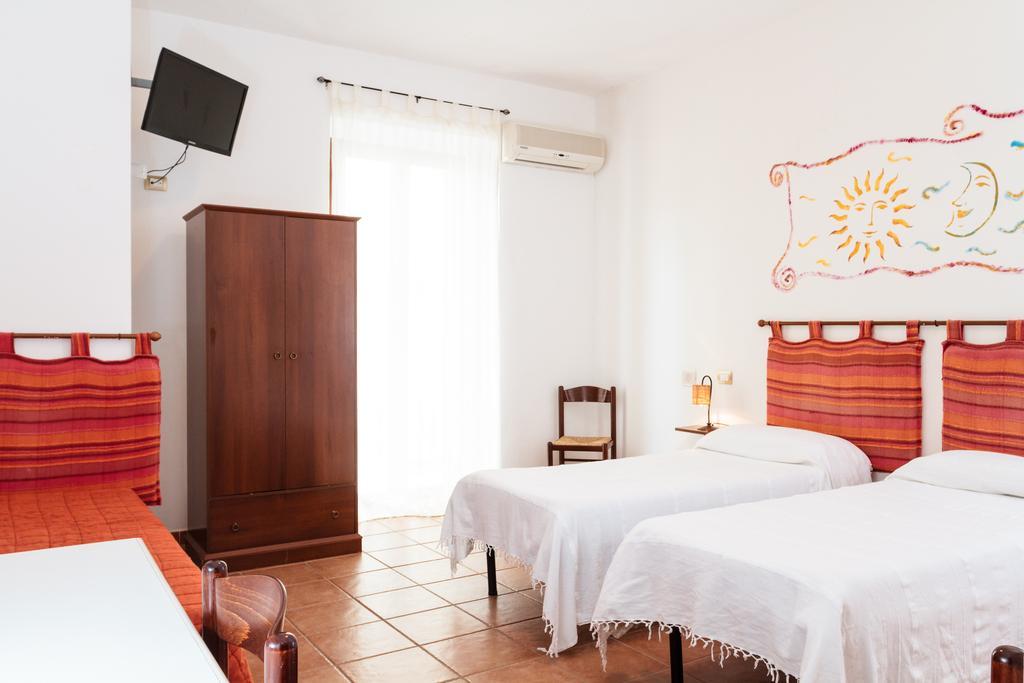 La Mezzanella Guesthouse Porto Torres Ruang foto