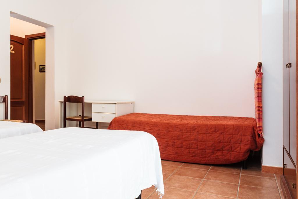 La Mezzanella Guesthouse Porto Torres Ruang foto